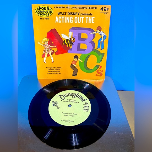 WALT DISNEY VTG 70s PRESENTS ACTING OUT THE A B C’S DISNEYLAND VINYL RECORD 7” - Picture 1 of 15